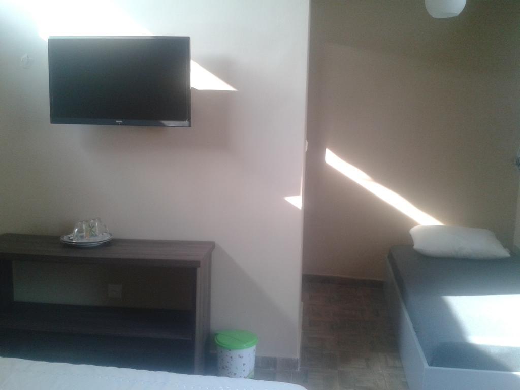 Maxim Mini Hotel Batumi Room photo