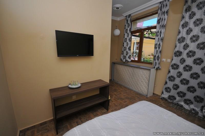 Maxim Mini Hotel Batumi Exterior photo